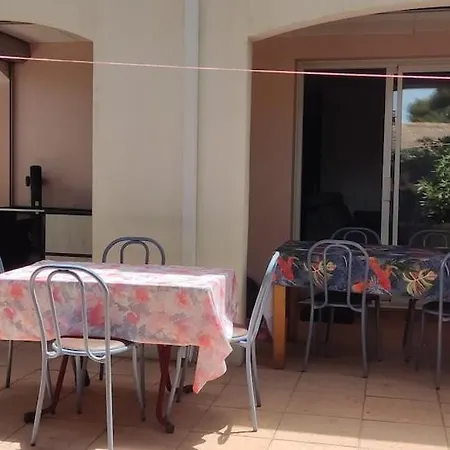 T3 Cap D' La Roquille Dans Pinede Jardin Et Parking דירה אגדה
